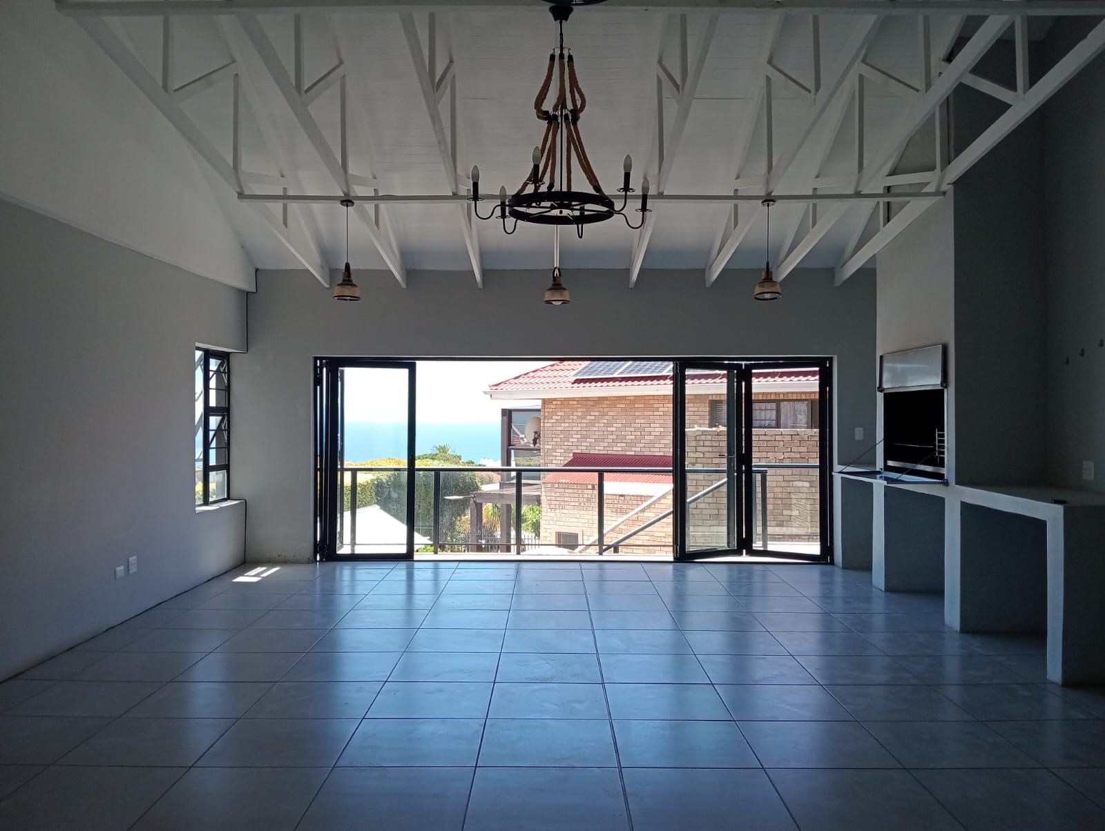 To Let 3 Bedroom Property for Rent in Wavecrest Eastern Cape